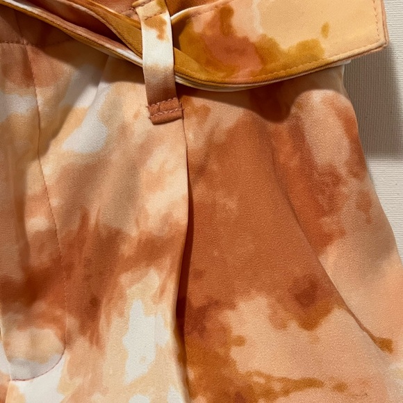 Ann Taylor Factory pleated, tie-dye, belted mid rise short. Size 0. - Picture 10 of 16